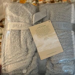 Brand new barefoot dreams blanket